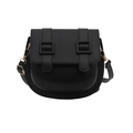 Borsa a sella nera classica in ecopelle opaca con fibbia in metallo dorato su bianco - Nero