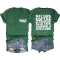 Ensemble t-shirt à col en V pour femmes et short en jean vieilli avec motifs imprimés - Vert Rétro (Police Blanche)