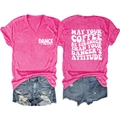 Vue avant et arrière d'un t-shirt rose col V avec imprimé DANCE mom et short en jean - Rose Rouge (Texte Blanc)