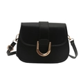 Borsa a sella classica in pelle nera con elegante fibbia in metallo dorato a forma di U - Nero