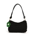 Borsa sottobraccio nera in tessuto popcorn con ciondolo a fiore verde e anelli d'oro - Nero
