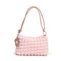 Borsa a spalla rosa con trama a bolle, ciondolo floreale e dettaglio cinturino annodato - Rosa