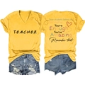 T-shirt jaune col en V pour femmes avec message enseignant et short en jean assorti - S / Jaune