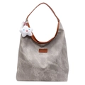 Graue Hobo-Tasche mit Marmormuster, braunem Ledergriff und Stern-Plüschanhänger - Grau