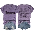 T-shirt violet col en V délavé à l'acide Senior 2026 avec motif de remise de diplôme - Violet (Texte Noir)