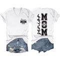 Vista fronte e retro della t-shirt scollo a V Senior MOM 2026 e pantaloncini denim - S / Bianco (Carattere Nero)