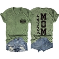 Ensemble T-shirt col V vert armée et short en jean avec imprimé Senior MOM 2026 recto-verso - Vert Olive (Police Noire)