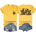 Vorder- und Rückansicht des gelben V-Neck T-Shirts mit Sassy Mom und Zitat-Aufdruck - S / Gelb (Schwarzer Druck)