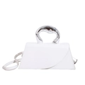 Borsa a trapezio bianca con manico in metallo argento e tracolla regolabile - Bianco
