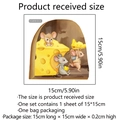 Détail de l'autocollant mural trou de souris 15x15cm montrant dimensions et matériau PVC - Style B-Trois souris avec du fromage