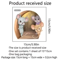 Sticker mural trou de souris lumineux pour décoration avec dimensions de 15x15cm - Style C-Trois souris qui regardent