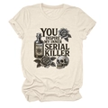 Detailansicht des Vintage-Totenkopf-Prints auf einem beigen Baumwoll-T-Shirt mit Rundhals - S / Sandfarben
