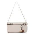 Bolso bandolera pequeño blanco crema con correas decorativas y colgante de pompón - Blanco Roto