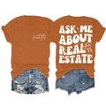 Vue à plat du recto et du verso du t-shirt orange immobilier avec un short en jean usé - Orange Brûlé (Imprimé Blanc)