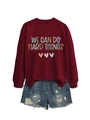 Détail du sweat bordeaux avec imprimé motivant et short en jean pour un look décontracté - S / Bordeaux