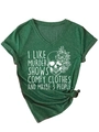 Détail du t-shirt vert foncé col V avec imprimé crâne floral et nœud sur le bas - Vert Vintage (Imprimé Blanc)
