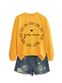 Detailansicht Gelber Pullover mit Herz-Print und Destroyed-Denim-Shorts Set - Gelb (Schwarze Schrift)