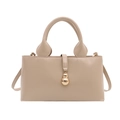 Elegante borsa a mano beige in pelle verniciata lucida con dettagli metallici dorati - Cachi