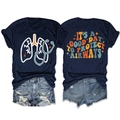 Dettaglio fronte e retro della t-shirt blu navy con stampa medica e slogan creativo - Blu Notte