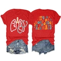 Dettaglio fronte e retro della t-shirt rossa stampata con pantaloncini di jeans - Rosso