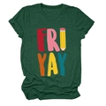 Detail van de creatieve Fri-yay tekstprint met potlood en liniaal op donkergroen t-shirt - S / Vintage Groen