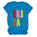 Detail van creatieve Fri Yay regenboogprint met potlood- en liniaaliconen op blauw T-shirt - S / Meerblauw