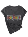 Détail d'un t-shirt gris foncé col en V avec imprimé slogan et finition ourlet noué - Gris Chiné Noir