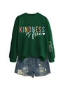 Détail d'un sweat vert foncé avec impression Kindness is free et motif de cœur blanc - Vert Foncé (Impression Blanche)
