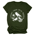 T-shirt in cotone verde oliva con stampa grafica di corvo bianco e luna, vista piatta - S / Verde Militare (Stampa Bianca)