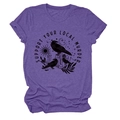 Dettaglio della stampa con corvi e luna su tessuto in maglia melange viola della t-shirt - S / Viola (Stampa Nera)