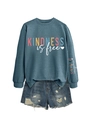 Détail du sweat-shirt sarcelle avec imprimé et short en jean bleu déchiré - Bleu (Impression Blanche)