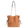 Braune Shopper-Tasche aus Wildleder-Imitat mit Kettenriemen und Kordelzugverschluss - Braun
