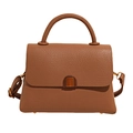 Elegante borsa a mano marrone caramello in pelle martellata con fibbia metallica - Marrone