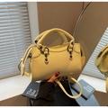 Elegante borsa a tracolla beige in pelle PU effetto vintage con dettagli rivetti - Giallo