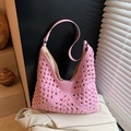 Sac hobo tissé rose chic avec motif en tricot ajouré et bandoulière en cuir - Rose