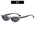 Occhiali da sole cat-eye con montatura nera decorata con perle e strass lucidi - Montatura Nera Lenti Grigie (C1)