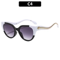 Occhiali da sole cat-eye bicolore con dettaglio a forma di serpente dorato sulle aste - Montatura Bianco e Nero Lenti Grigie Sfumate (C4)