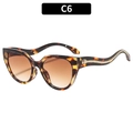 Lunettes de soleil œil-de-chat écaille de tortue avec détails serpent dorés aux branches - Monture Écaille Verres Thé Dégradés (C6)