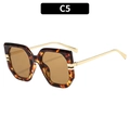 Chic tortoiseshell oversized sunglasses with brown lenses and slim gold metal temples - Tortoise Frame Tea Lens