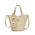 Minimalistische cremeweiße Beuteltasche aus Leder mit Lychee-Narbung und Umhängeriemen - Weiß