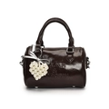 Borsa Boston in pelle verniciata marrone scuro con ciondolo a cuore di perle - Caffè Con Ciondolo Cuore Perla