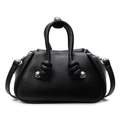 Schicke Handtasche aus schwarzem Leder mit Lychee-Maserung, Silberkugel und Knotendetail - Schwarz