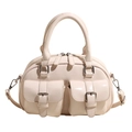 Borsa bowling crema chic con finitura lucida e doppie tasche frontali a tracolla - Bianco