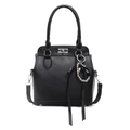 Klassische schwarze Kelly-Handtasche aus Leder mit Silber-Hardware und modischem Anhänger - Schwarz
