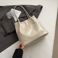 Chic cream white glossy tote bag with large capacity and sleek minimalist shoulder straps - No Pendant / Apricot