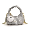 Borsa hobo grigio argento marmorizzata con manico a pieghe, catena oro e ciondolo - Argento