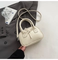 Borsa bowling retrò bianco crema in pelle con fiocco su sfondo blazer grigio - Bianco Senza Pendente
