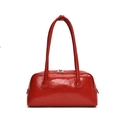 Bolso de hombro de charol rojo brillante con diseño rectangular y detalle de cremallera plateada - Rojo