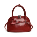 Glossy red shell-shaped handbag in patent leather with silver hardware and shoulder strap - Red