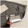 Sac oreiller chic argent métallisé avec bandoulière réglable et fermoir de luxe - Sans Pendentif / Argent
